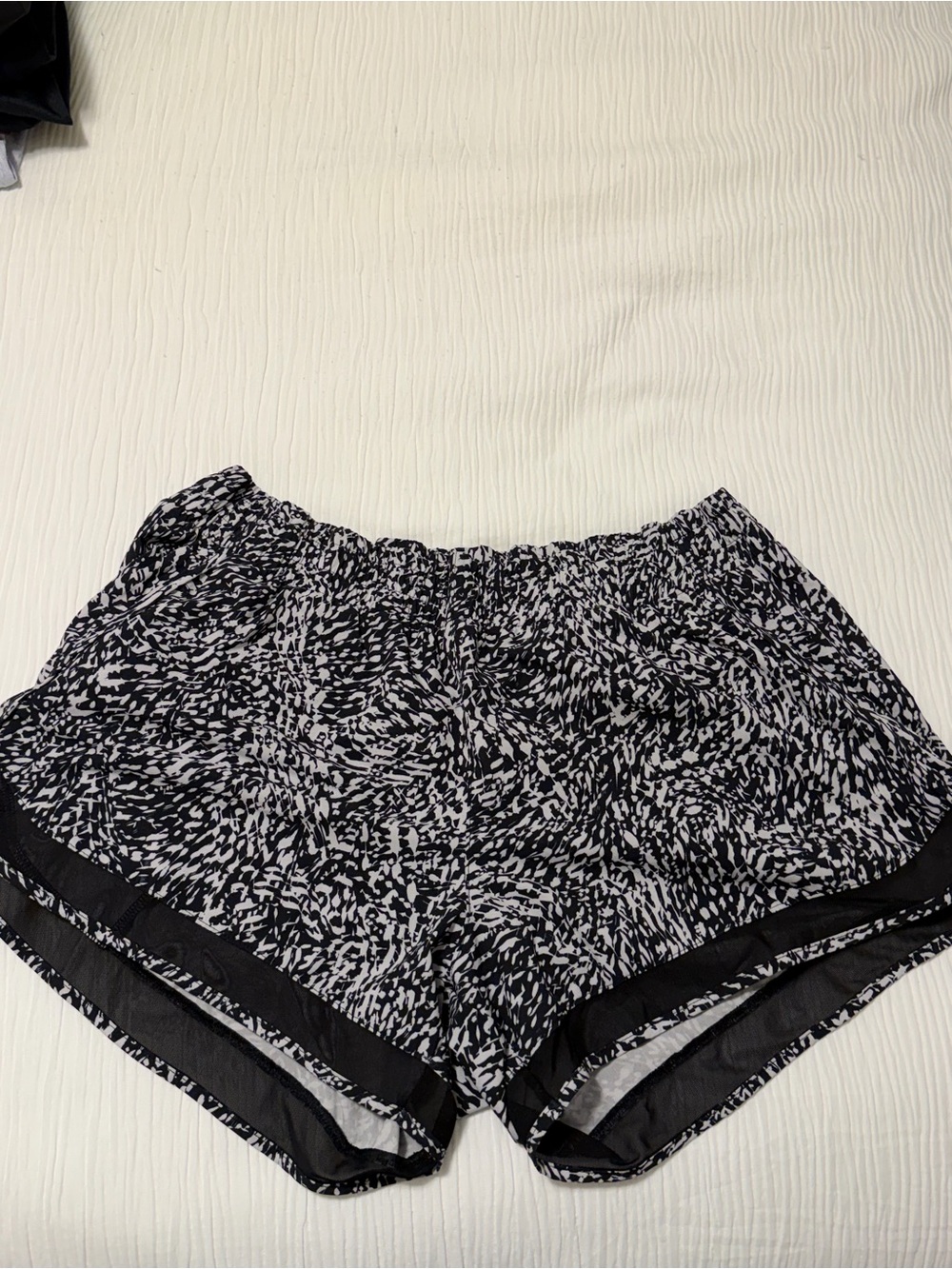 Athleta Black & White Abstract Print Athletic Shorts